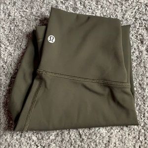 Wunder Under Crop Size 2 Olive